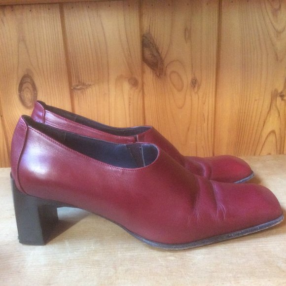 VTG BCBG Max Azria 90s Red Leather Square Toe Made in Italy Heel Size 8.5/39.5 - Picture 1 of 8